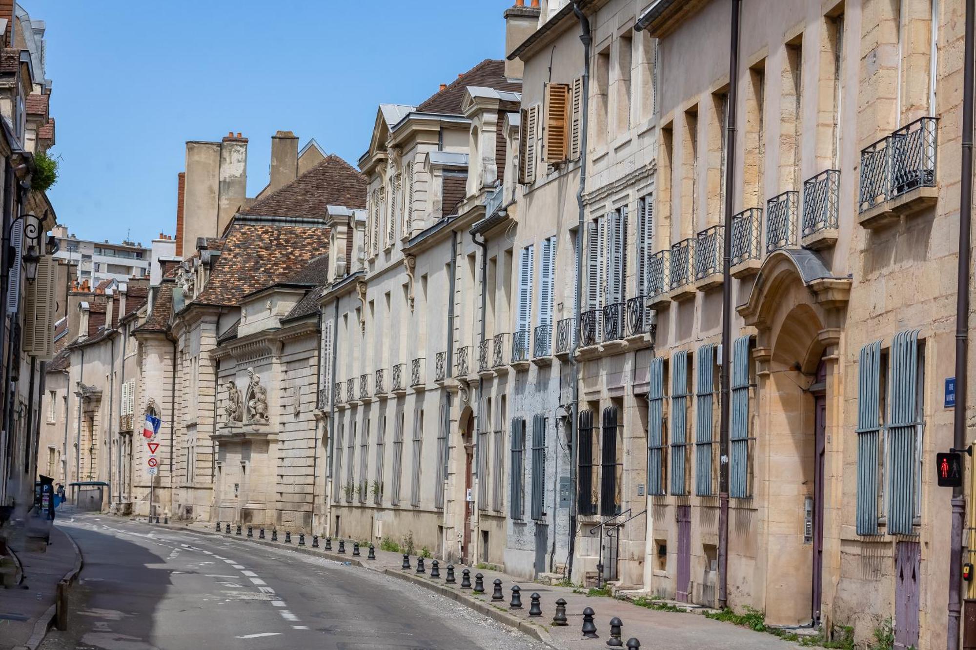 Le Vannerie - Appartement Coeur Historique - Tout Equipe Dijon Værelse billede